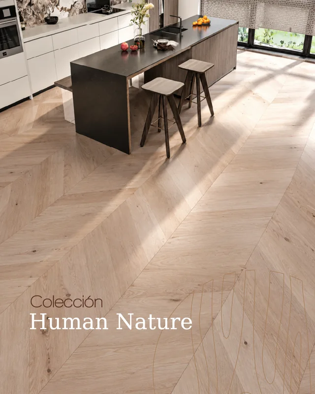Colección Human Nature: cocina con piso claro en espiga